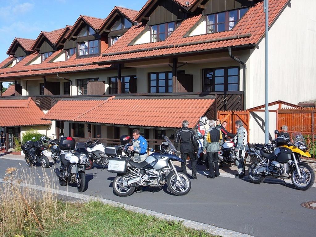 Berggasthof & Hotel Kranich, Hinterrod Eisfeld Ngoại thất bức ảnh